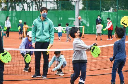 全仏仕様のクレーコート完成東京、錦織や伊達さんも期待