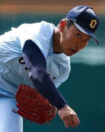　金光大阪戦に先発した近江・山田＝甲子園
