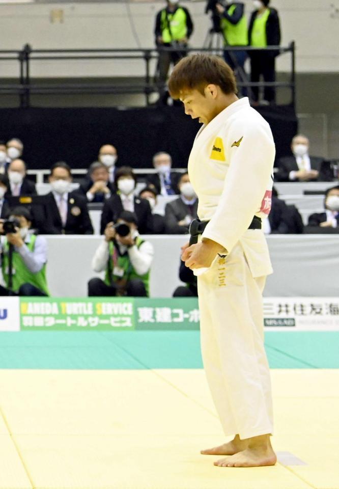 決勝の延長で、丸山に反則勝ちし雄たけびをあげる阿部