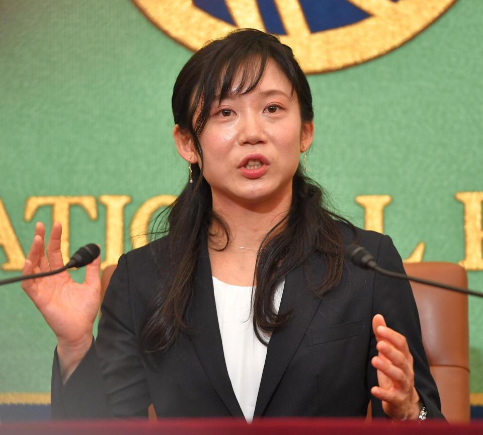 　日本記者クラブの会見で北京五輪を振り返る高木美帆（撮影・出月俊成）