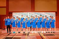 　トマス杯、ユーバー杯へ意気込む桃田（前列右から５人目）ら日本代表選手（日本バドミントン協会提供）