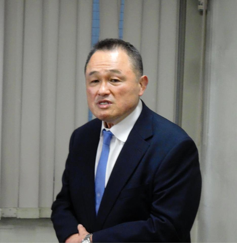 　都内で取材に応じた山下泰裕氏