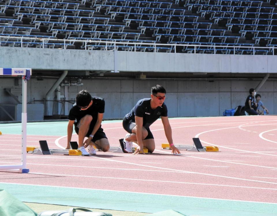 　織田記念を前にスタート練習を行う小池祐貴（右）