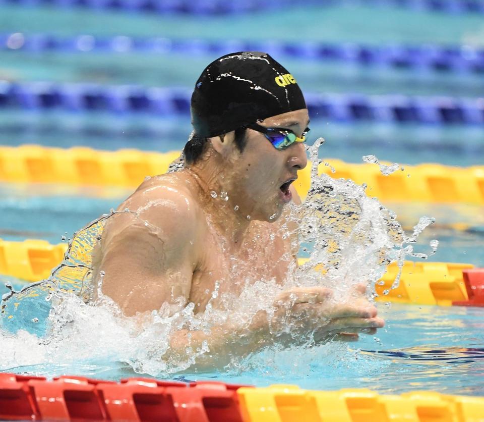 　４００メートル個人メドレーで平泳ぎで力泳する瀬戸大也（撮影・金田祐二）