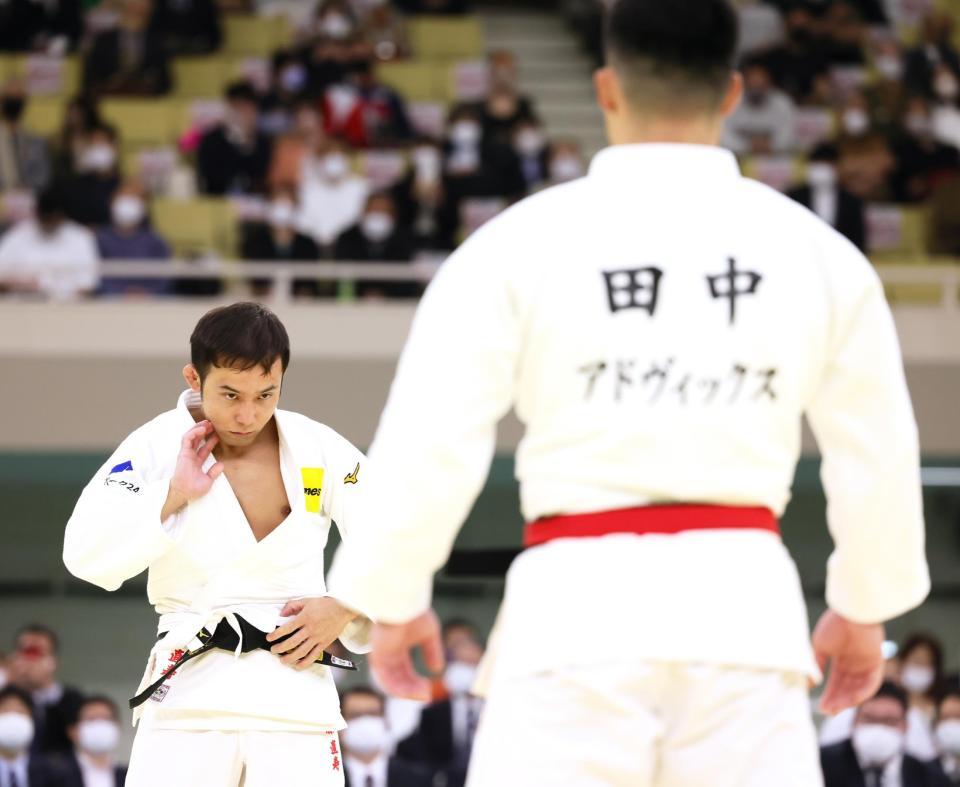 　１回戦で田中大勝（手前）に敗れた高藤直寿（代表撮影）