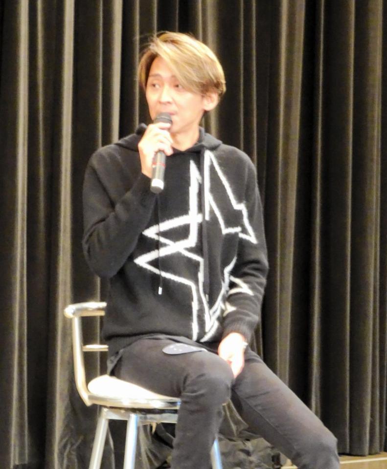 　トークショーに参加した森且行