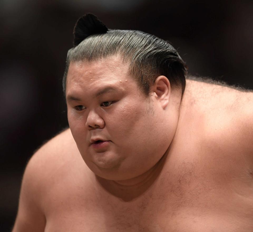 千代丸と佐ノ山親方が兄弟愛を披露 「千代丸号と名付けよう