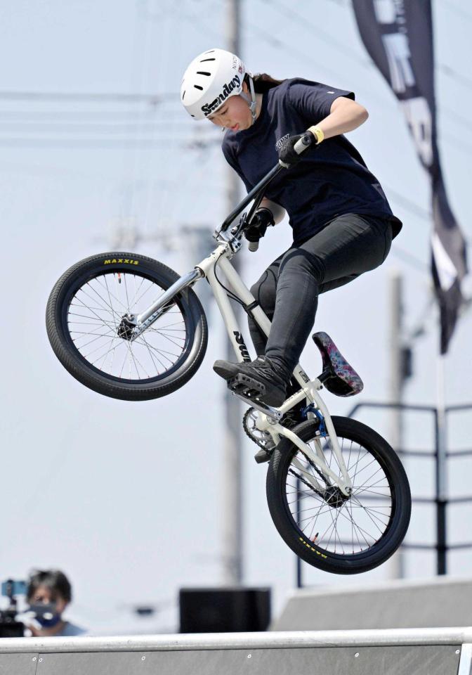 　ＢＭＸフリースタイル・パークの女子エリートクラスで優勝した内藤