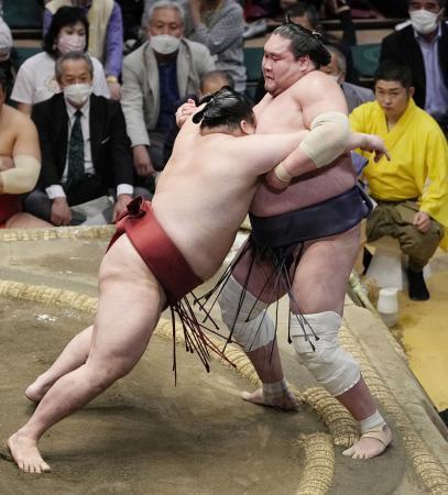 照ノ富士３敗、隆の勝は初金星平幕５人が首位の混戦に