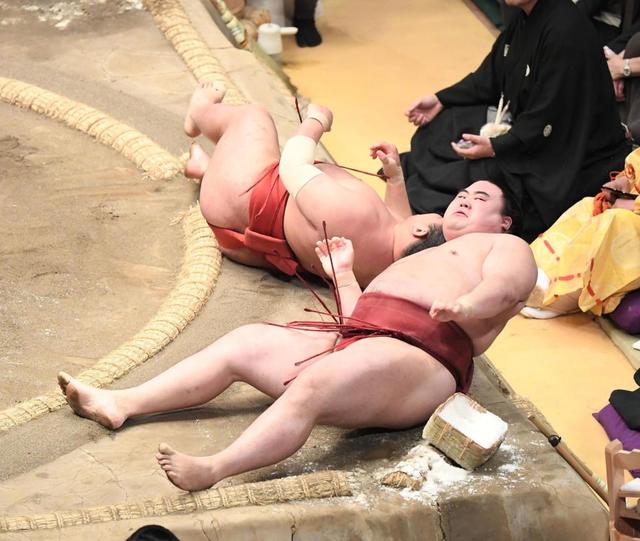 平幕隆の勝が２敗死守で単独トップに　３敗で照ノ富士、霧馬山、宇良ら５人が追走