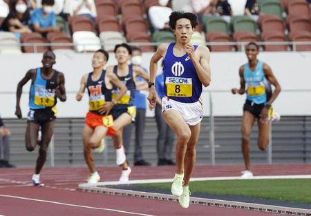　男子５０００メートル決勝で１３分４２秒３５で優勝した三浦龍司（８）