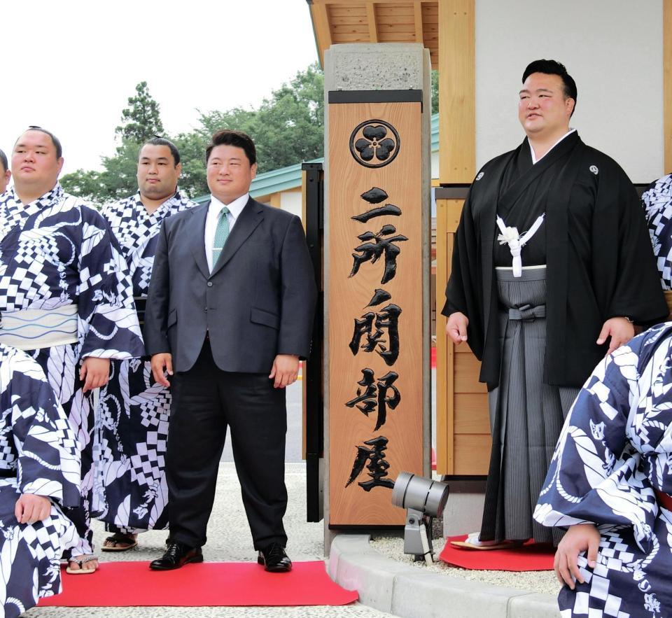 大相撲 稀勢の里 × 二所ノ関 - 相撲