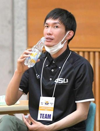 　快勝発進の岡山商大・宇田監督