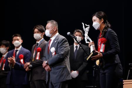 高木美、橋本が活躍を期すＪＯＣスポーツ賞、表彰式
