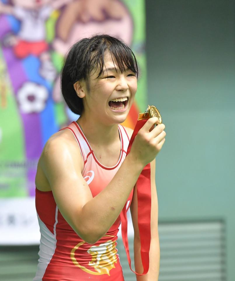 　５３キロ級女子で大会連覇を達成し、公式戦１００連勝を飾った藤波朱理（撮影・伊藤笙子）