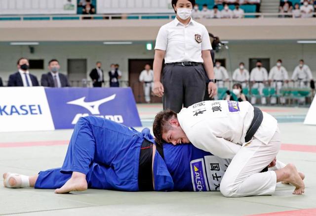 武道館どよめき！90キロ村尾が１７０キロ斉藤に勝利　康生氏も興奮「歴史に残る試合」