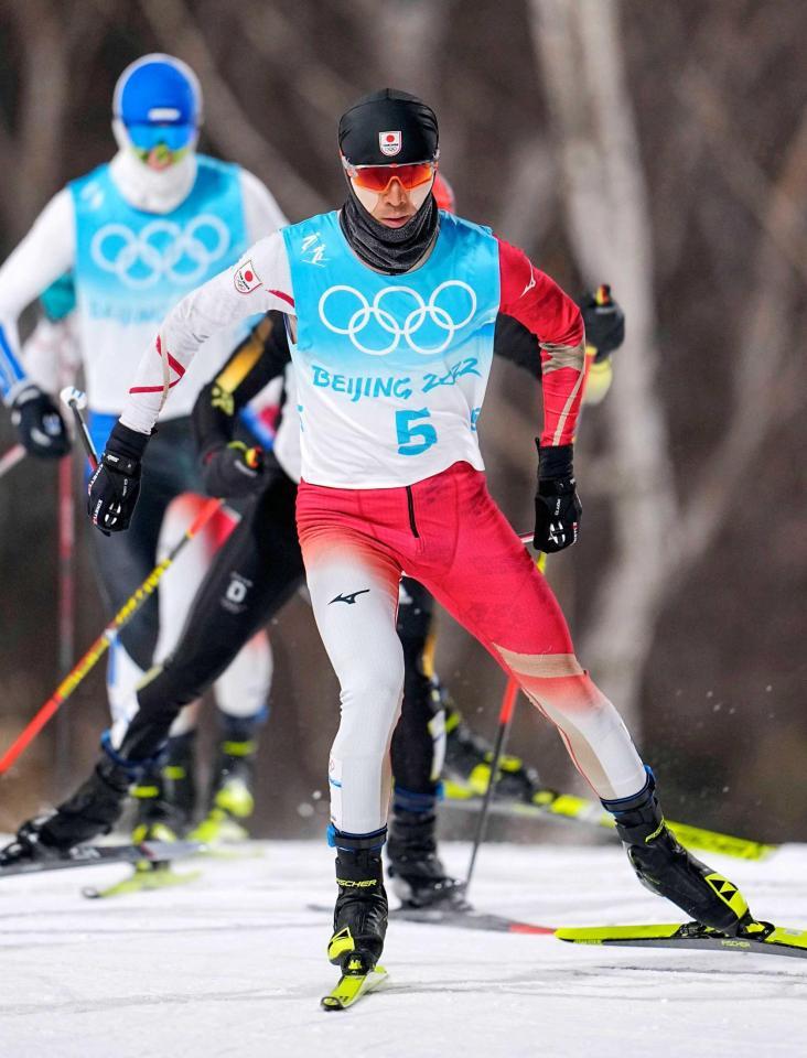 　北京五輪ノルディックスキー複合男子個人ラージヒルで銅メダルを獲得した渡部暁斗の後半距離（共同）