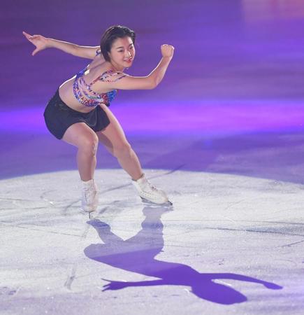 　ヘソ出し衣装を披露した坂本花織（撮影・伊藤笙子）