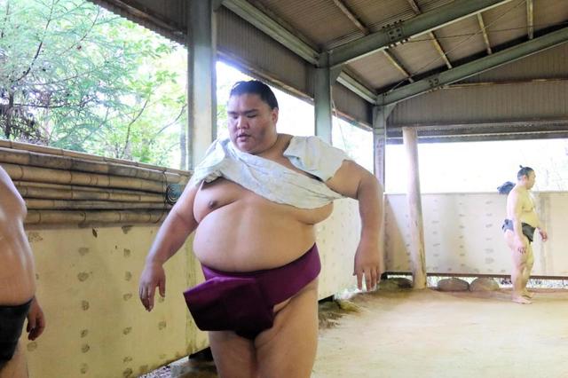 かど番の御嶽海「ぶっつけです」相撲を取る稽古はせず初日へ　夏場所で右肩負傷