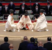 　大相撲名古屋場所の成功を祈願して行われた土俵祭り