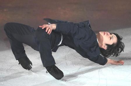 　クリムキンイーグルを披露する宇野昌磨（撮影・堀内翔）