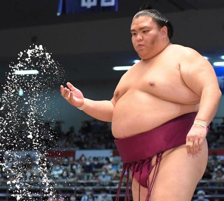 　６日目の御嶽海＝１５日