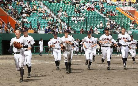 沖縄・興南が甲子園一番乗り高校野球の地方大会