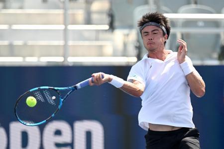 　リターンするダニエル太郎＝２７日、米ジョージア州アトランタ（ゲッティ＝共同）