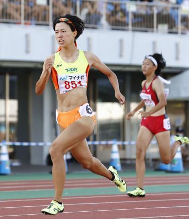 　女子４００メートル決勝　５４秒０４で優勝した西京・児島柚月＝ポカリ