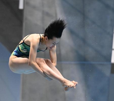 　演技をする馬淵優佳（撮影・高石航平）