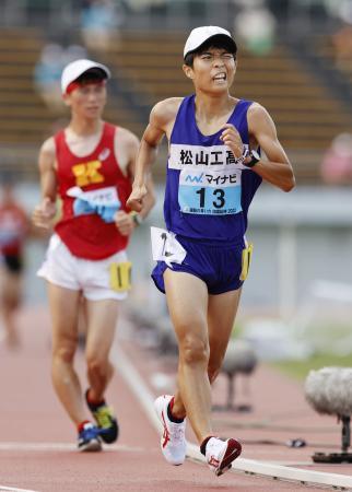 　男子５０００メートル競歩決勝　２０分５２秒４９で優勝した松山工・長田隼人＝ポカリ