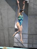 　演技をする馬淵優佳（撮影・高石航平）