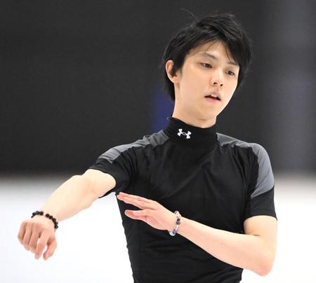 　練習を公開した羽生結弦さん＝アイスリンク仙台（撮影・堀内翔）