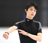 　練習を公開した羽生結弦さん＝アイスリンク仙台（撮影・堀内翔）