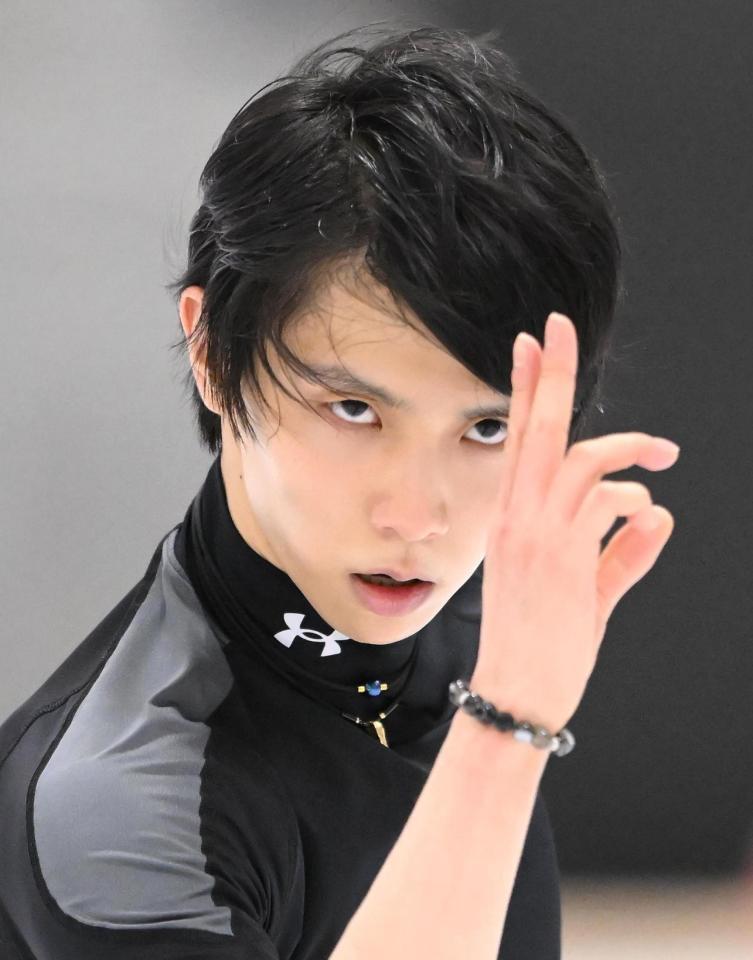 　練習を公開した羽生結弦さん＝アイスリンク仙台（撮影・堀内翔）