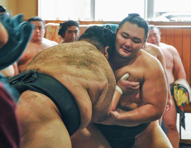 朝乃山　秋場所へ向け、十両ホープに衰えぬ実力発揮　宮城野親方も太鼓判「モノが別格」
