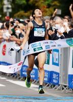 　２時間11分41秒で２位の柏優吾