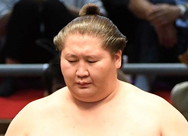 大相撲　逸ノ城２１２キロが関取最重量、98キロ炎鵬が最軽量　健康診断の結果公表