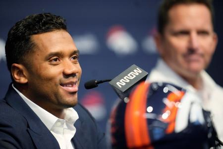 ＮＦＬ、ウィルソン５年契約延長ブロンコスのスターＱＢ