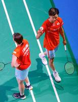 　ポイントを許した渡辺（右）、東野組