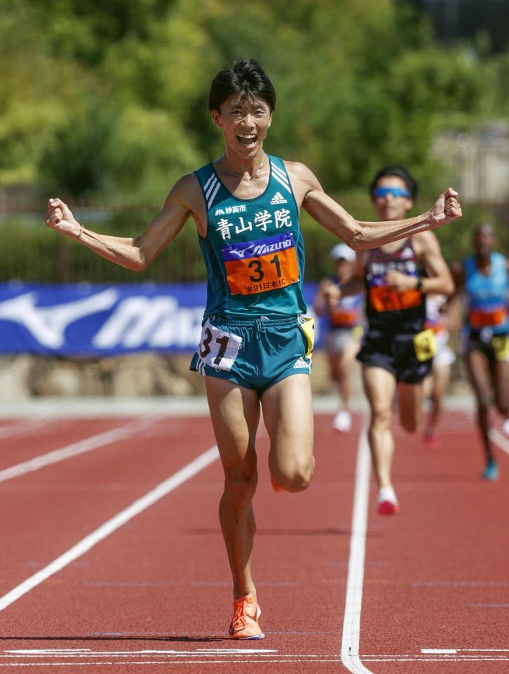 　男子５０００メートルで優勝した近藤幸太郎