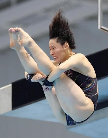 　板橋美波の高飛び込み