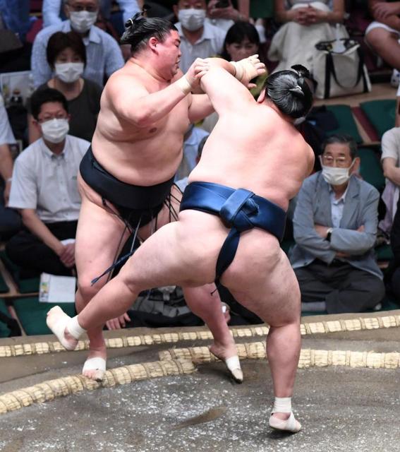 大関正代が３連敗　横綱照ノ富士は３勝　玉鷲が４連勝