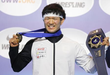 男子フリーの成国が優勝世界レスリング