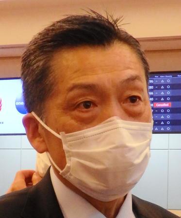 　銭谷欽治専務理事