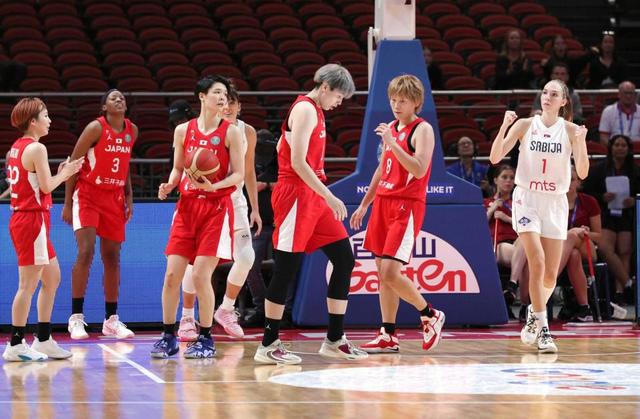 バスケ女子　日本はセルビアに完敗　生命線の守備崩され失点重ねる