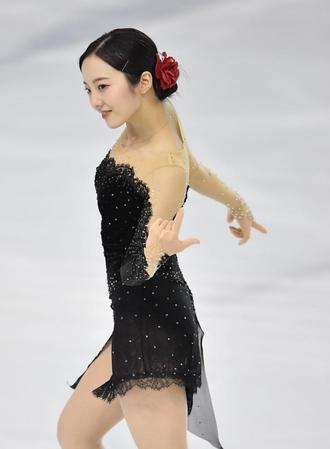 　しなやかな演技を披露する本田真凜（撮影・西岡正）