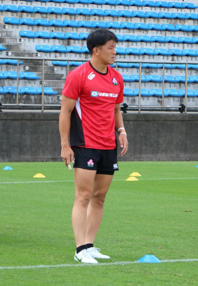 　前日練習で汗を流す日本代表・中尾