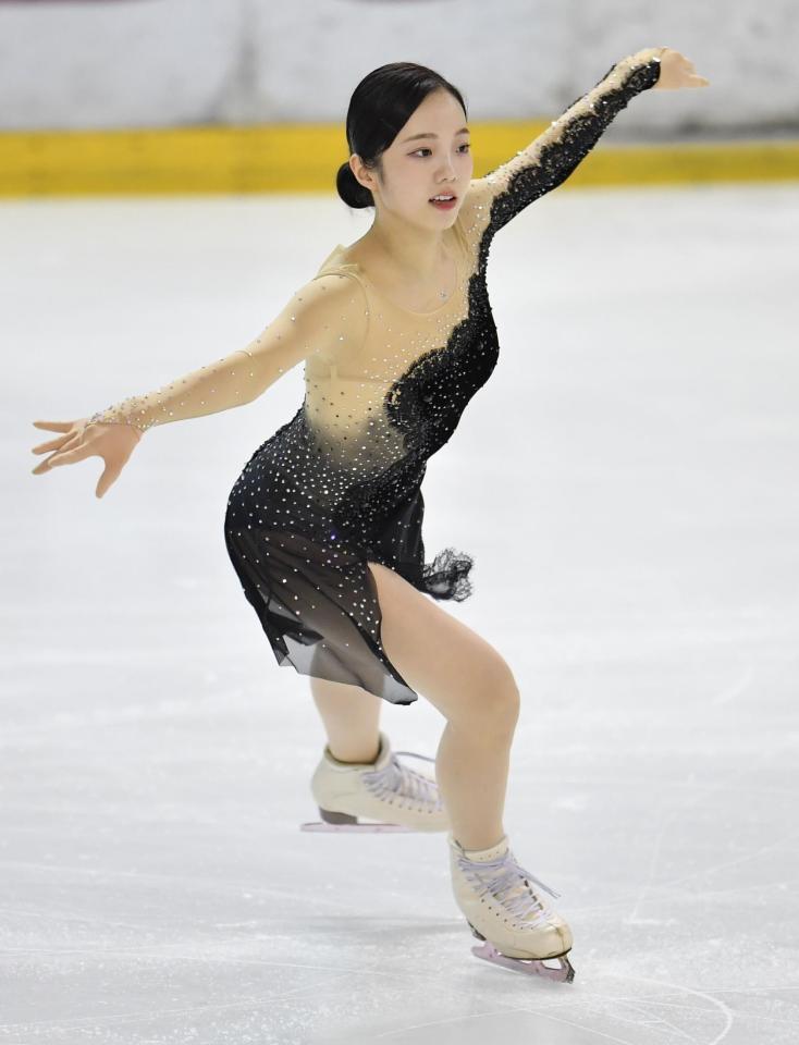 　しなやかなに演技する本田真凜（撮影・西岡正）