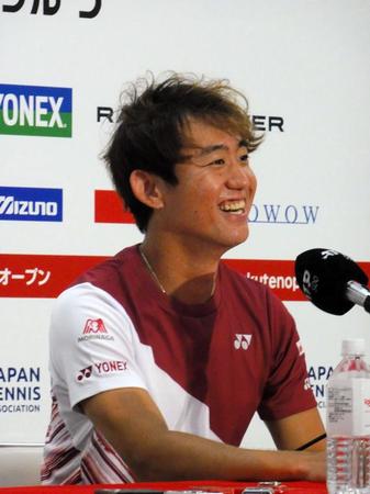 　前週の韓国オープンでツアー２勝目を挙げた喜びを語る西岡良仁